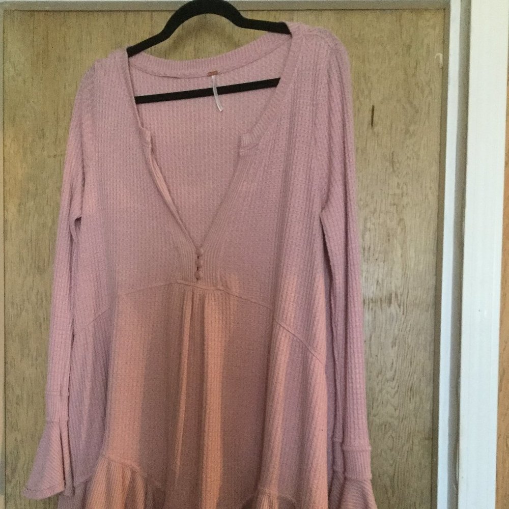 Free People size small very over sized pink tunic ruffle on bottom waffle fabric